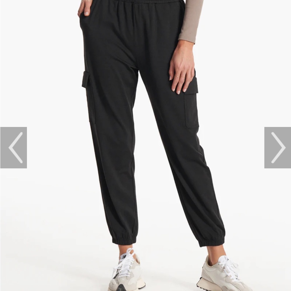 Vuori Women’s Boyfrind Cargo Joggers